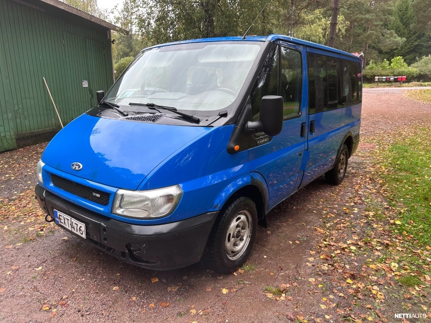 Ford Transit vm 2005, taivaan sininen